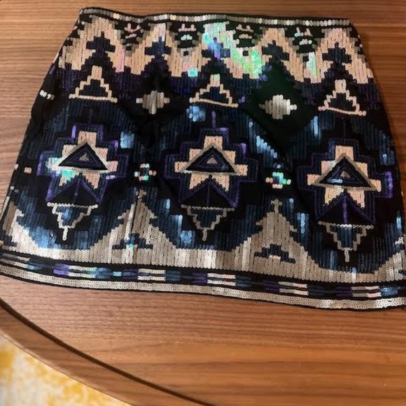 Express Sequin Aztec Mini Skirt - Size XS - Picture 3 of 6